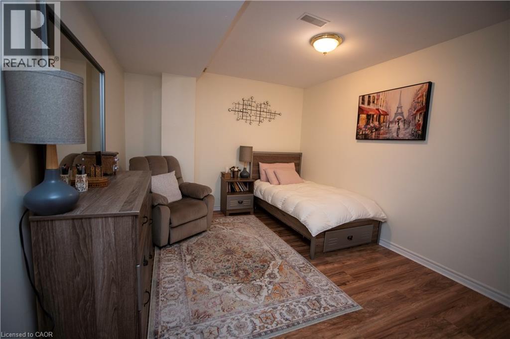 57 OSSINGTON Drive - Image 38