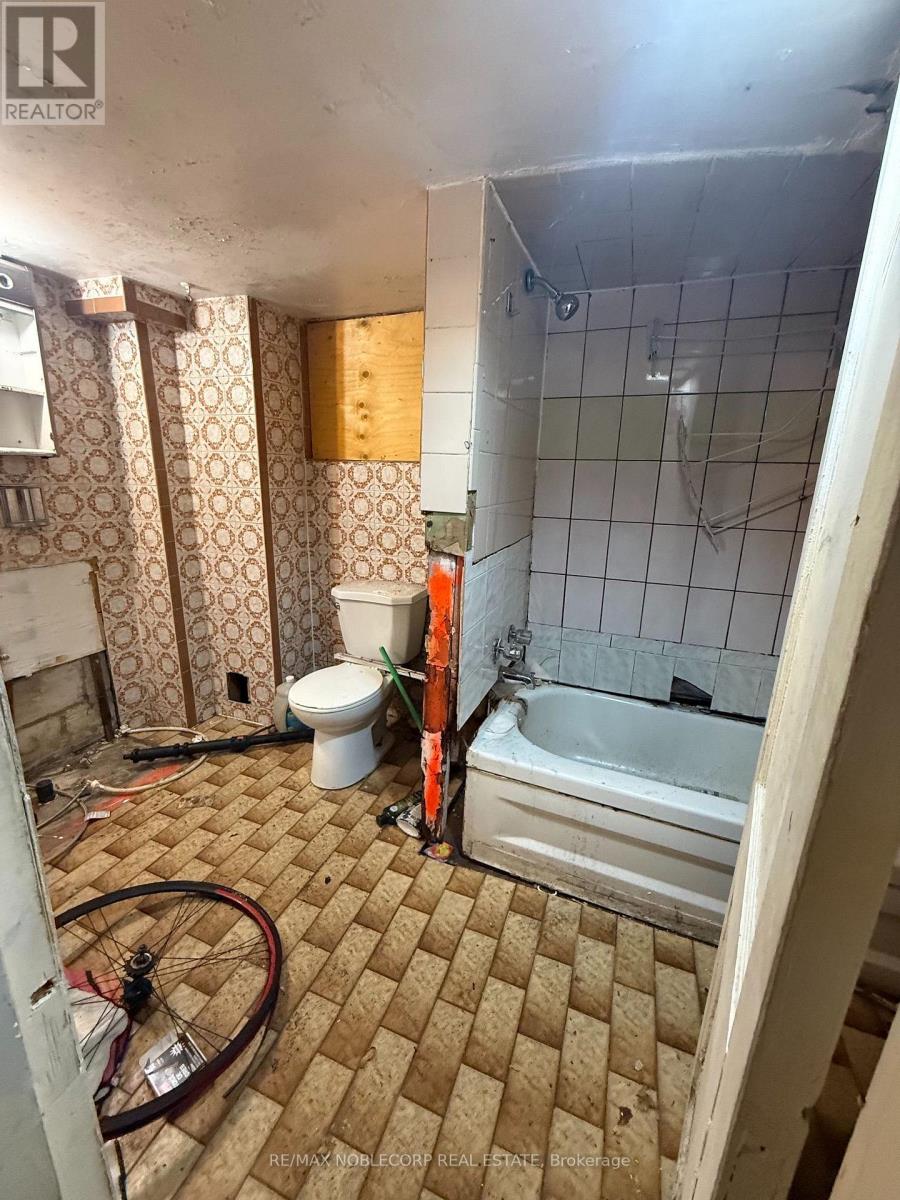 64 ASHBURNHAM ROAD - 11