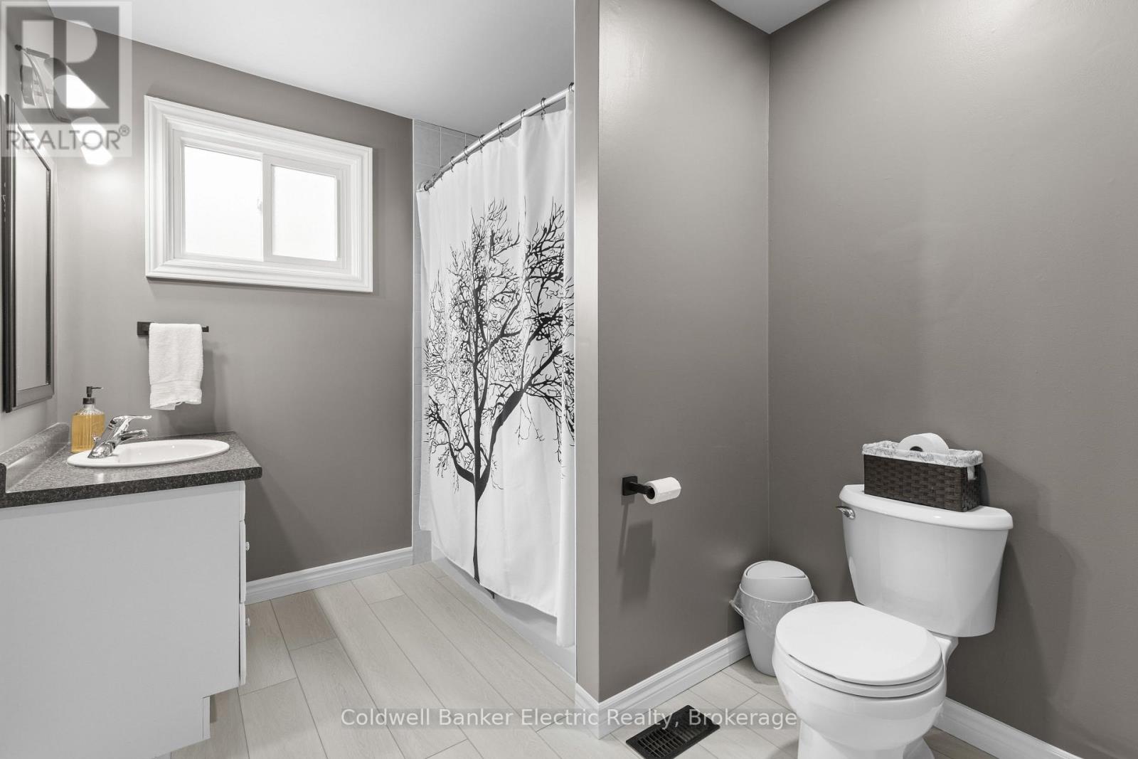 30 WOODS AVENUE - Image 18