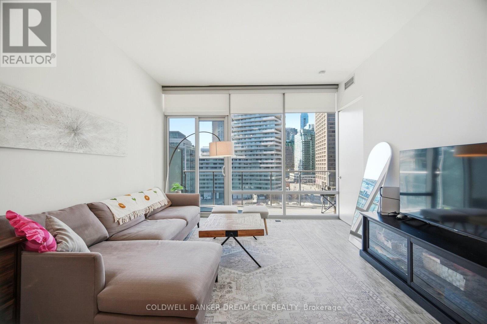 #837 39 QUEENS QUAY E - 13
