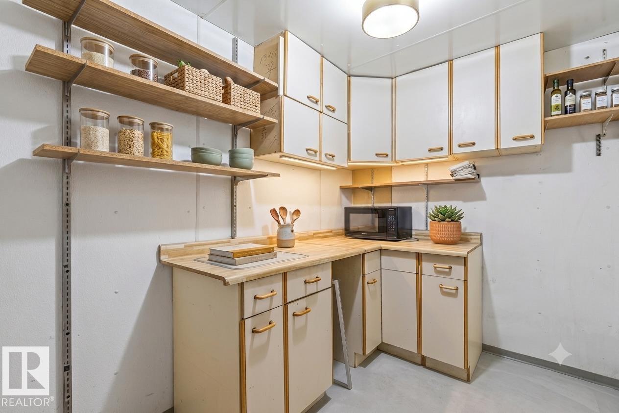11408 81 Street NW - Photo 16