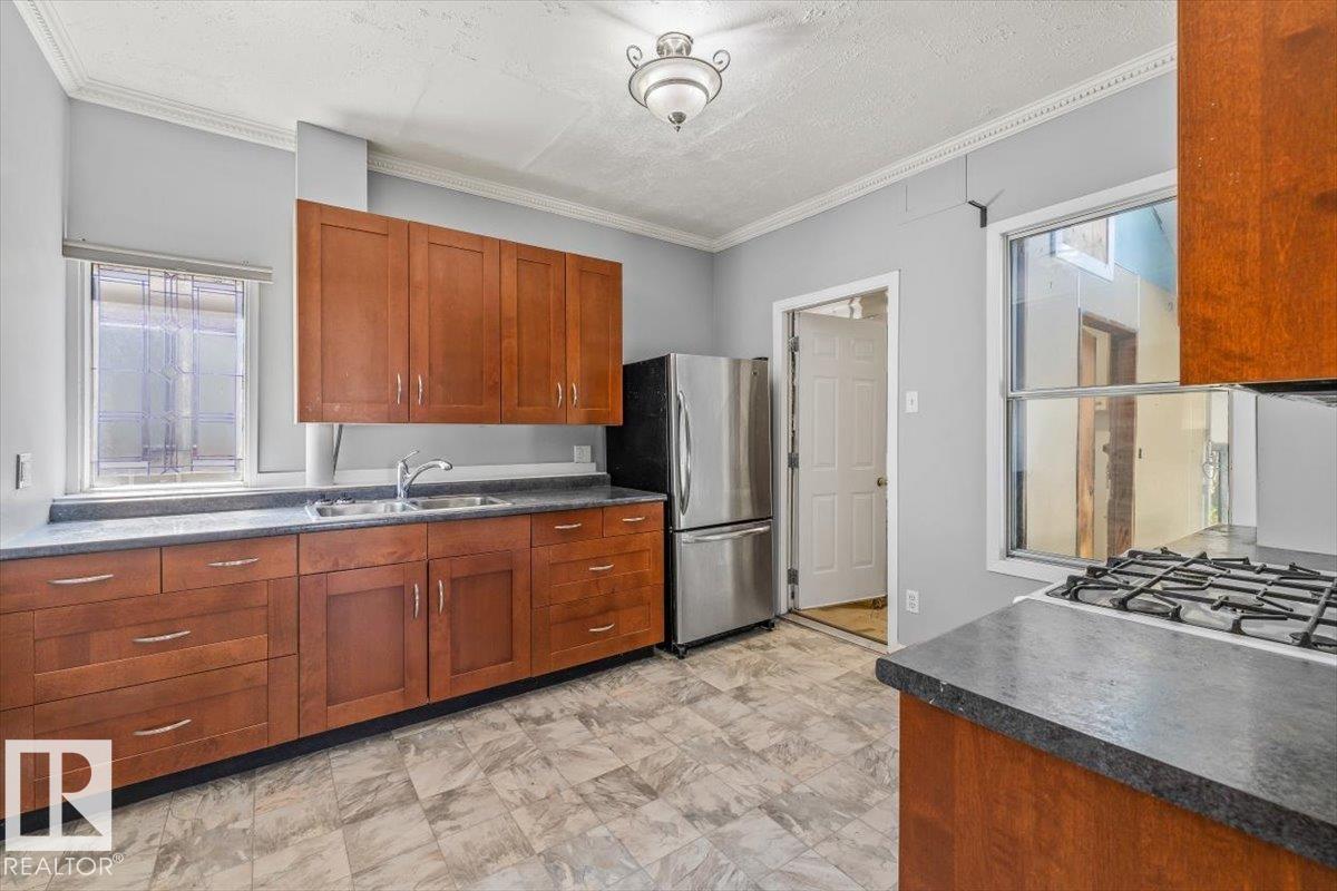 11408 81 ST NW - 11