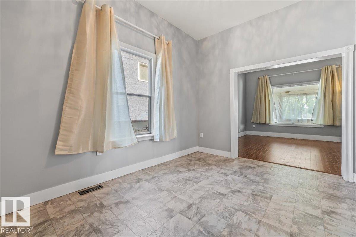 11408 81 ST NW - 10