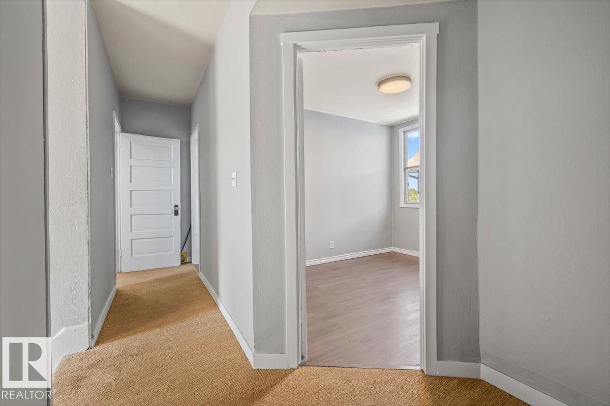11408 81 Street NW - Photo 29