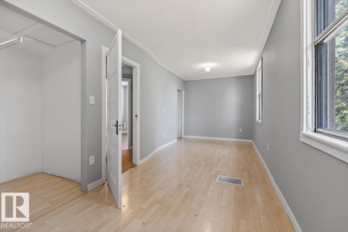 11408 81 Street NW - Photo 25