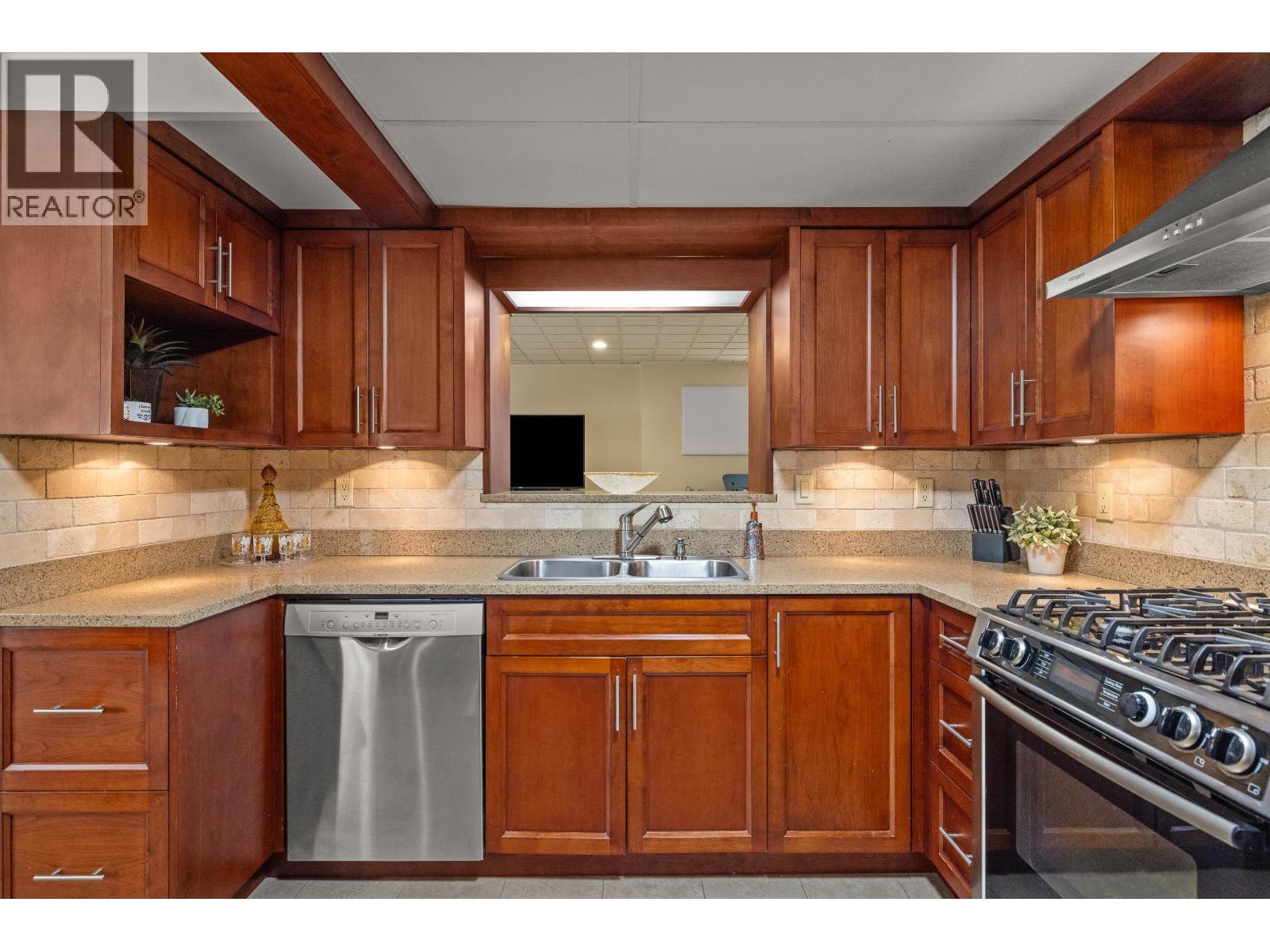 4 Bed, 2 Bath House for Sale in Vancouver – 2515 E 45TH AVENUE, Vancouver – MLS# R3154637 - Image 22
