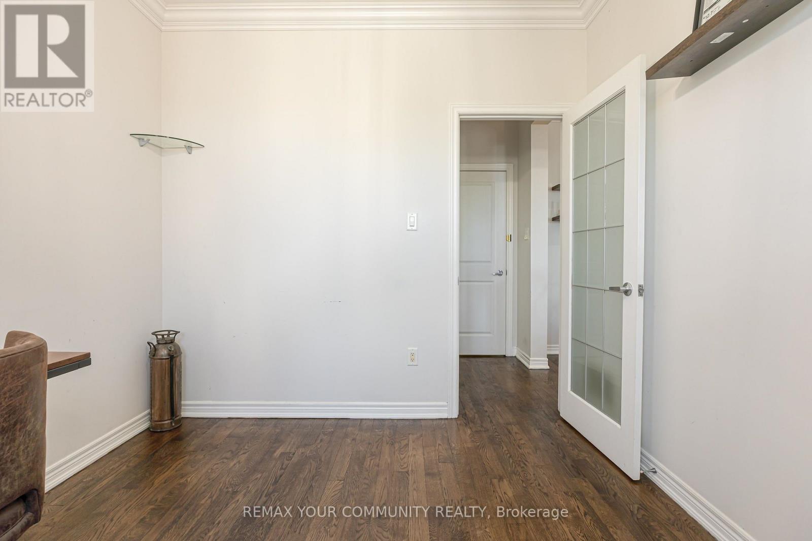 47 VANDERVOORT DRIVE - 16