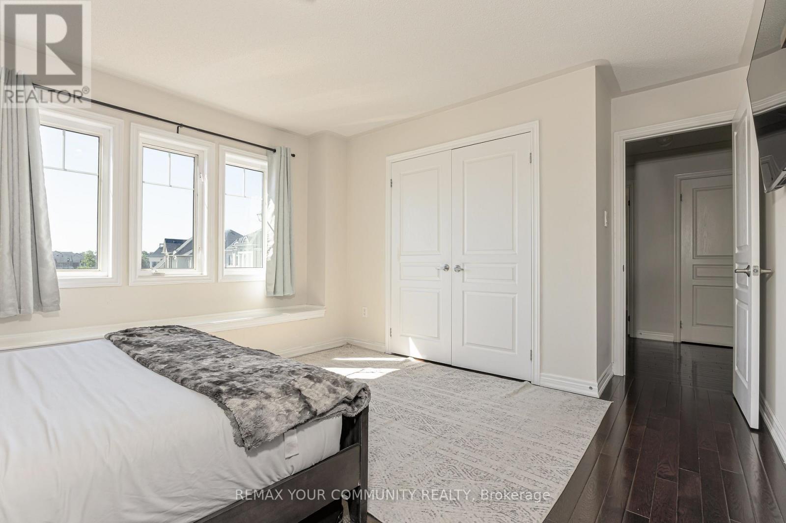 47 VANDERVOORT DRIVE - 27