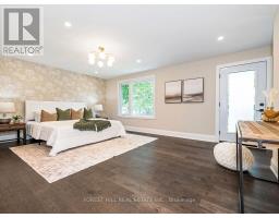 Living room - 3582 Gallager Drive, Mississauga, ON L5C2N6 Photo 13
