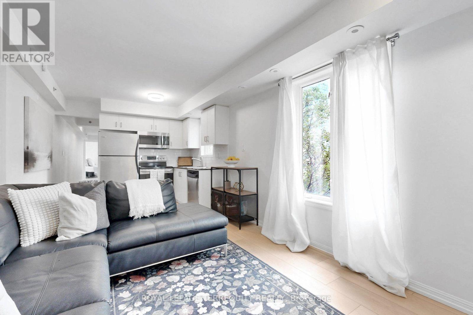 #1501C 26 LAIDLAW STREET - 5