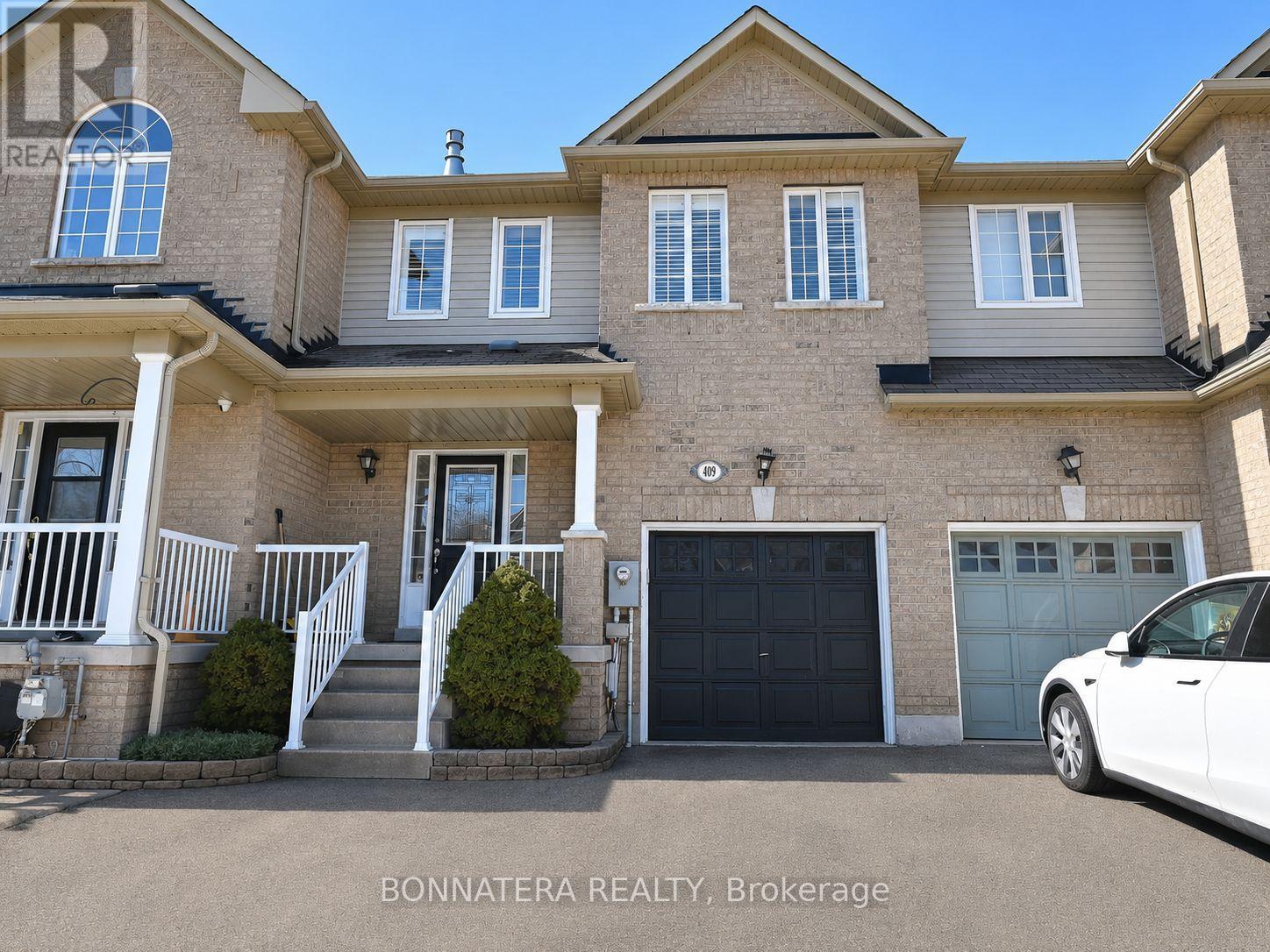 Photo of 409 Hobbs Crescent