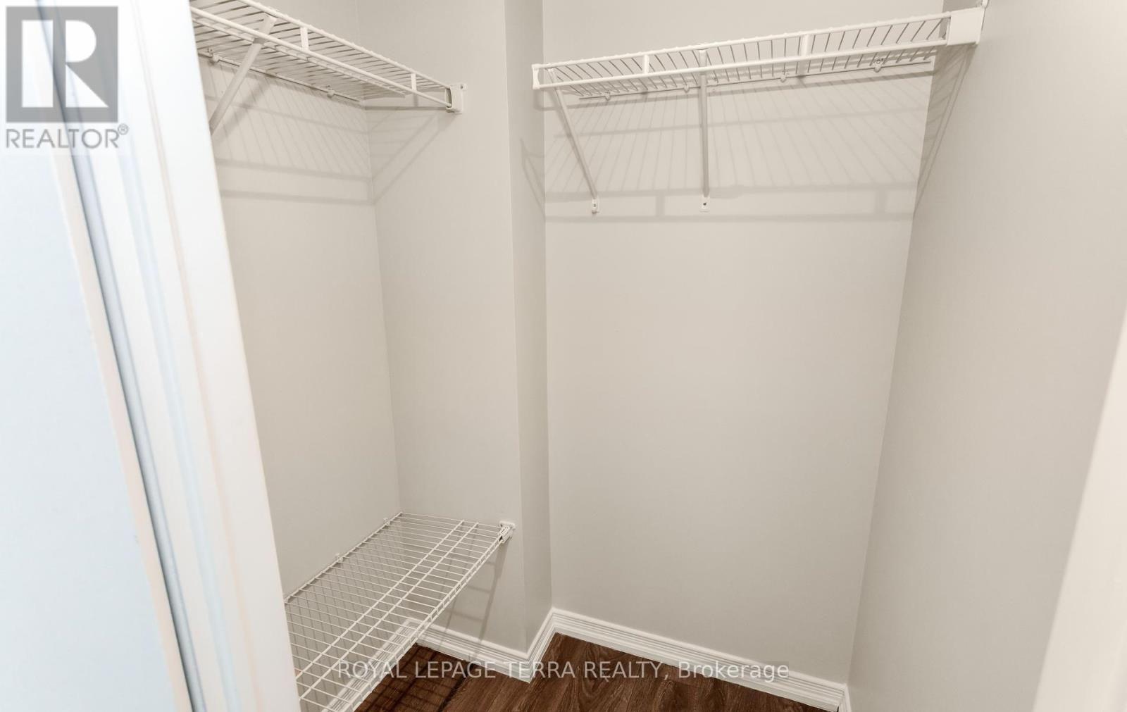 #101 3 APPLEWOOD LANE - 21