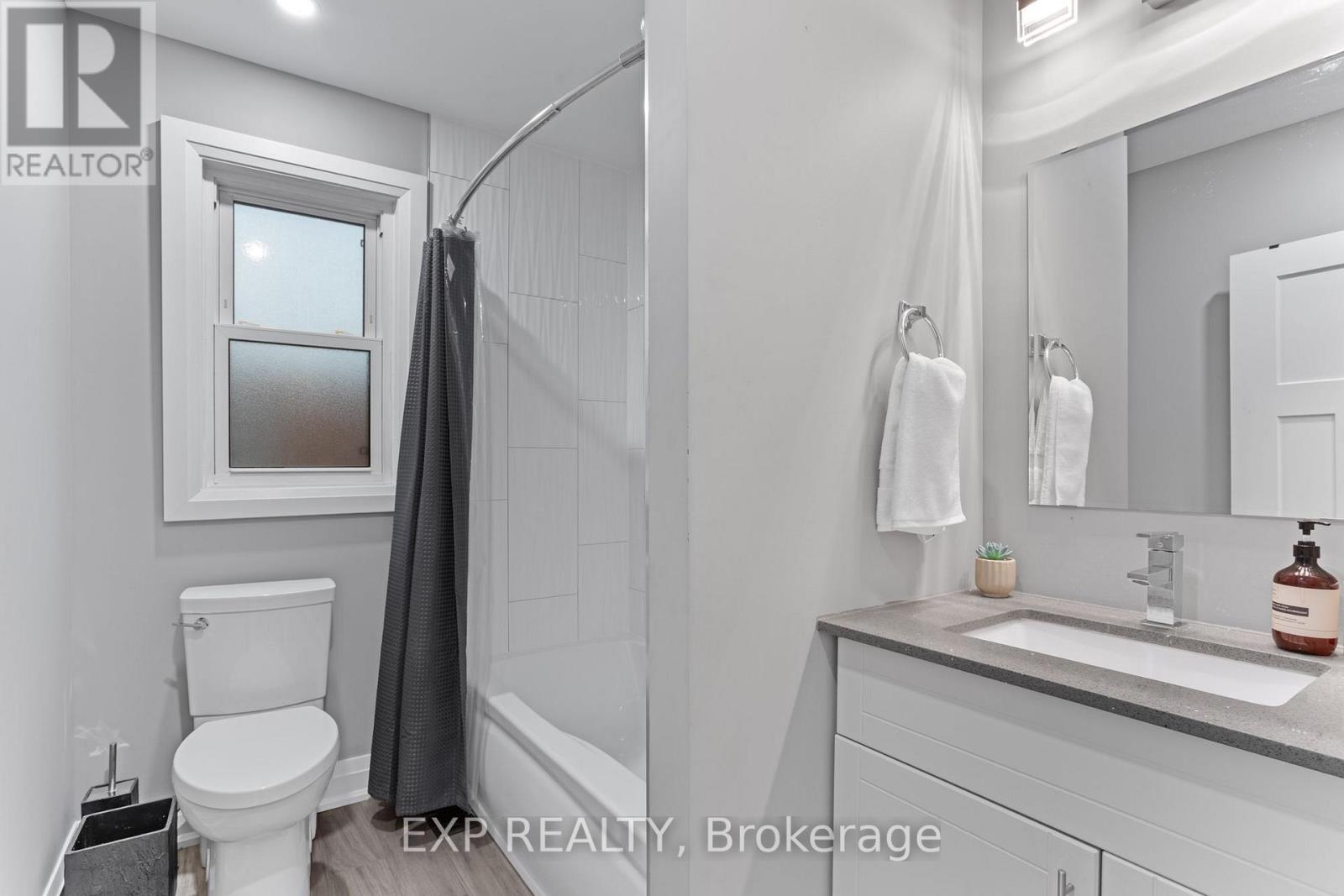 62 RANDALL AVENUE - 12