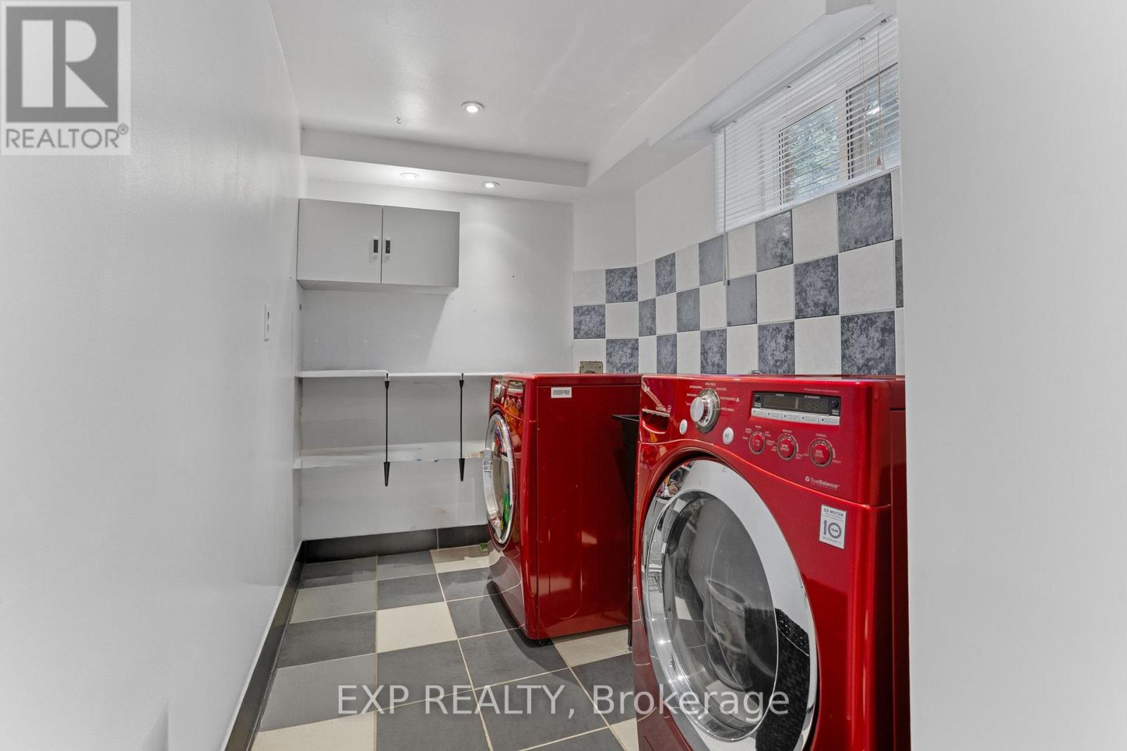62 RANDALL AVENUE - 21