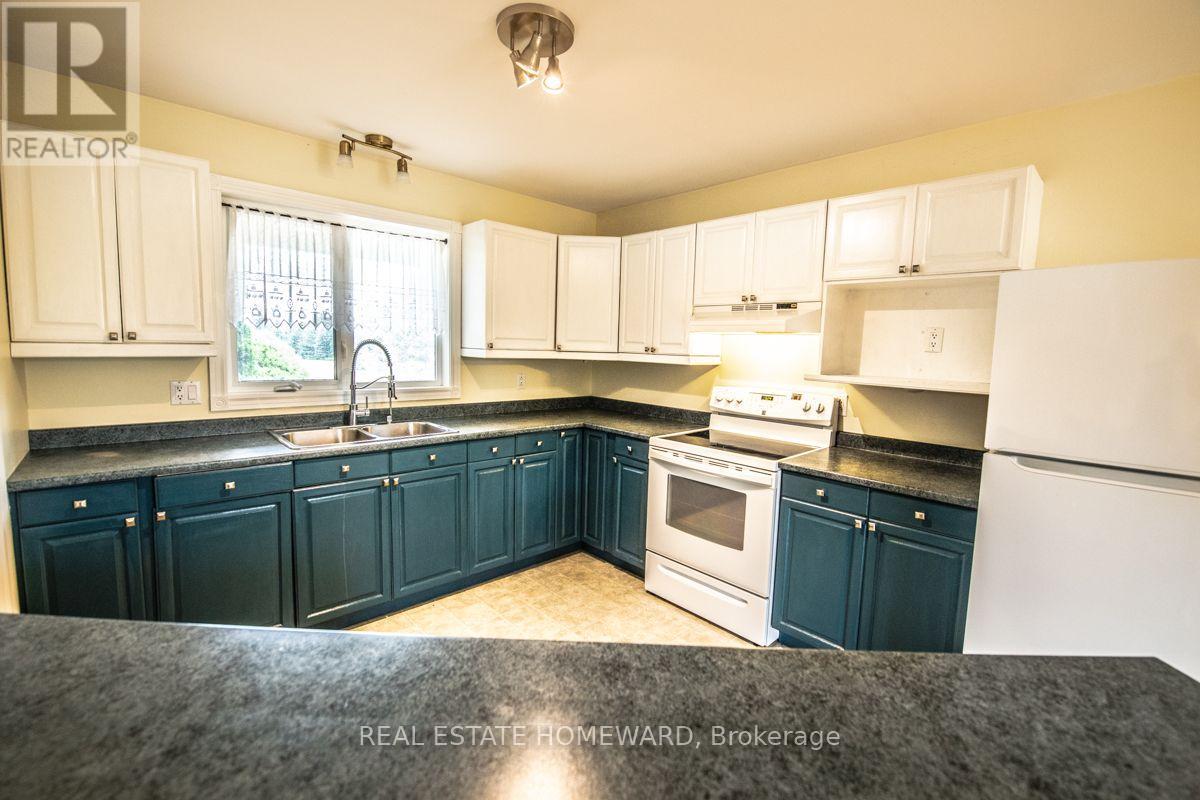 1235 FLOOD'S DRIVE - 4