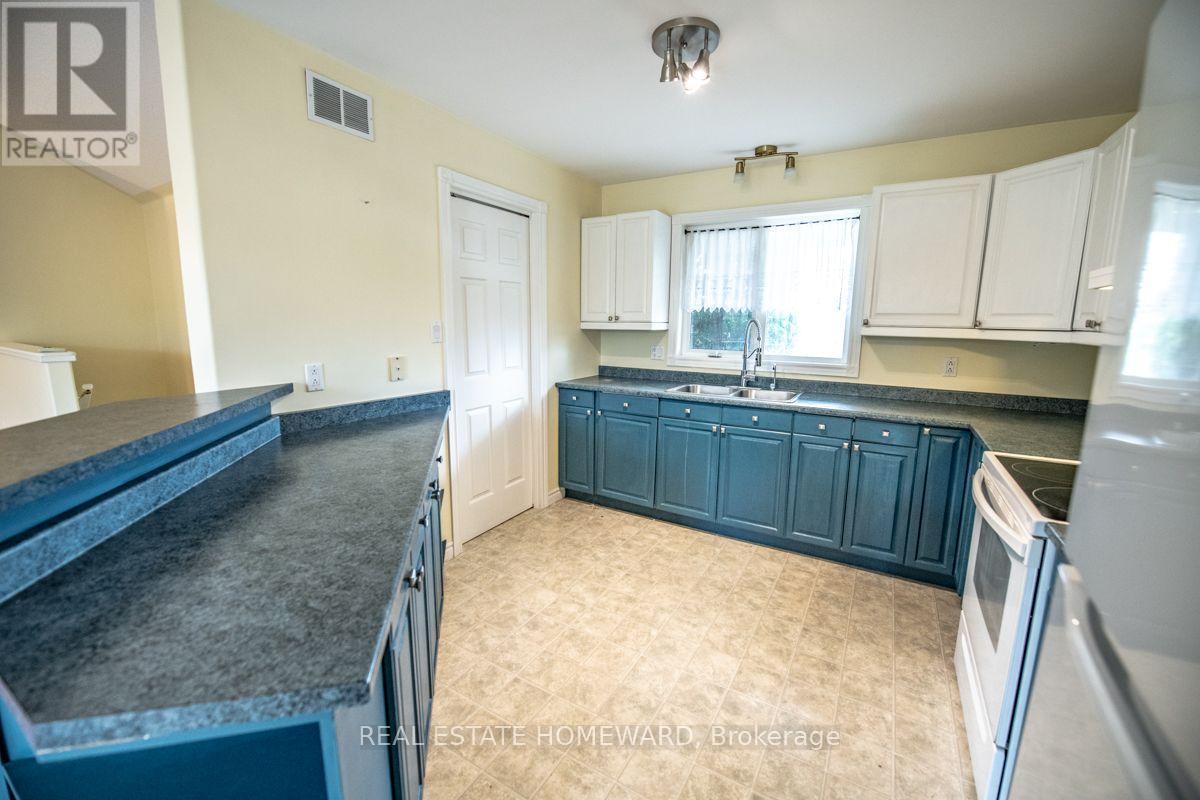 1235 FLOOD'S DRIVE - 7