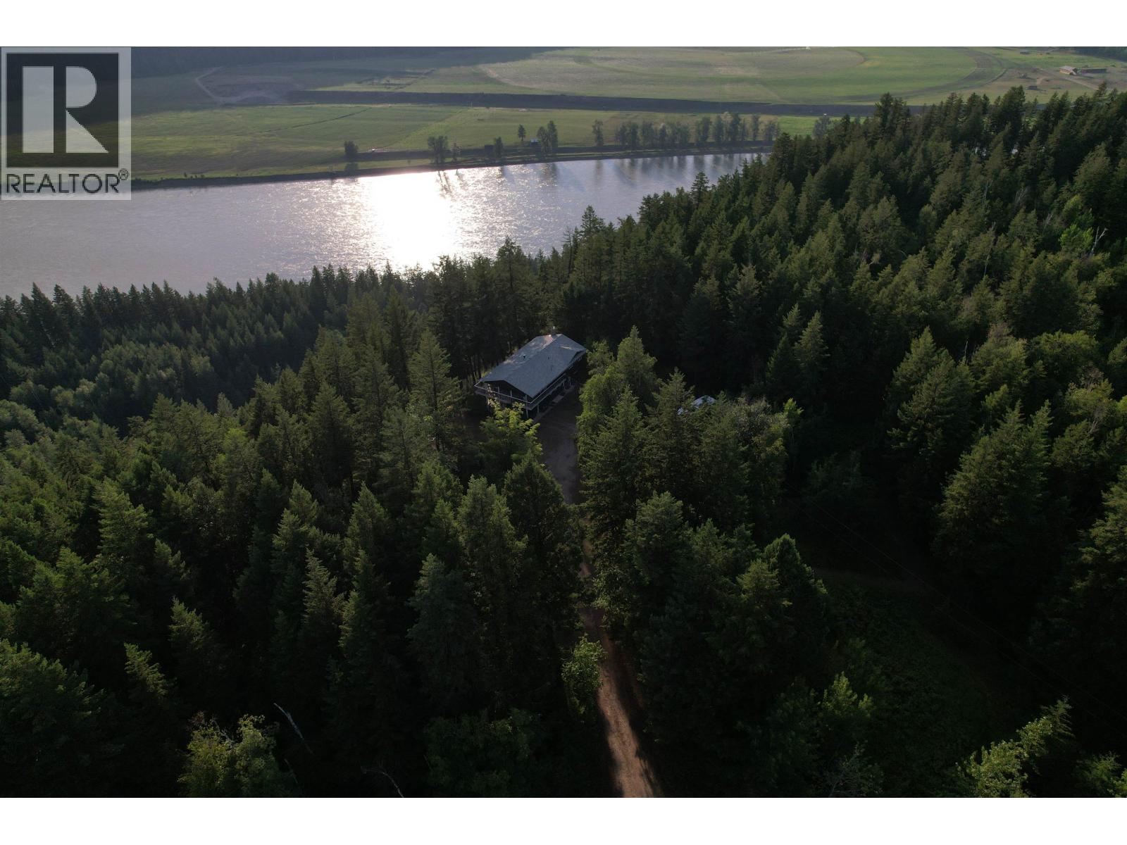 2400 ARNOLDUS ROAD, Quesnel — photo 2
