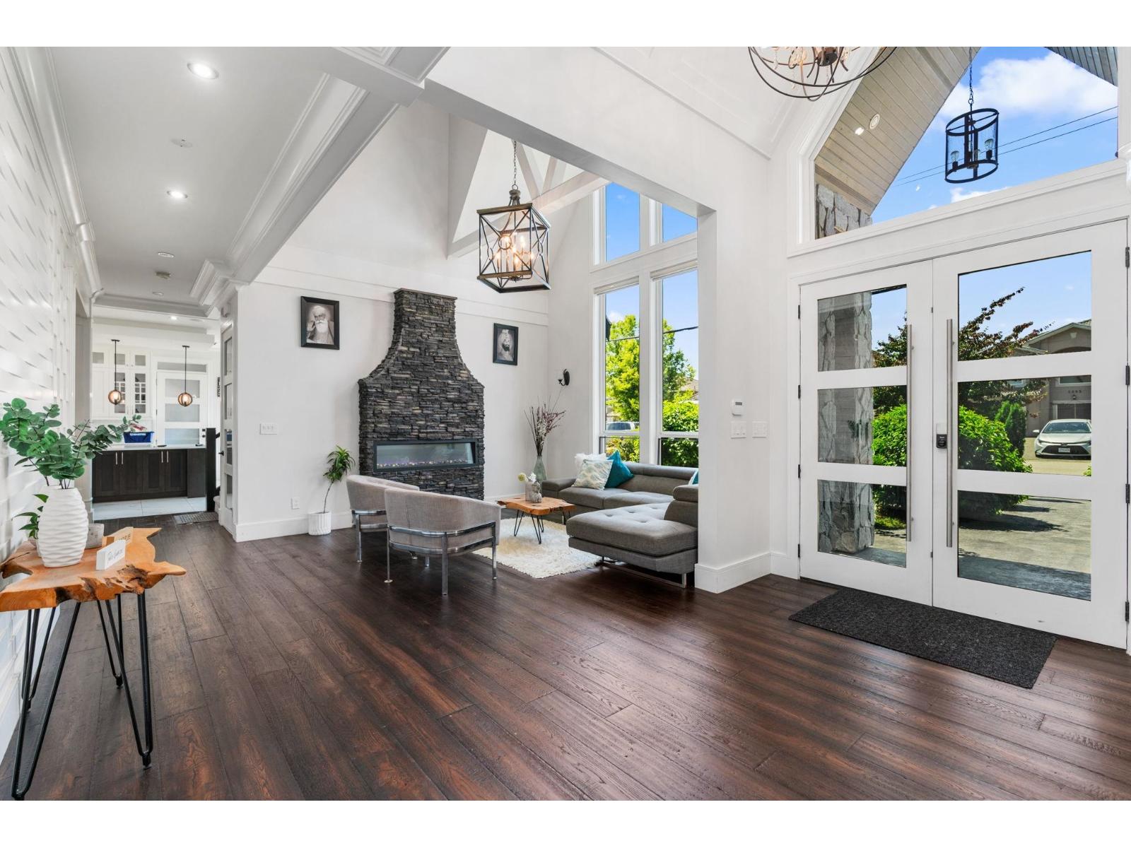 8866 134B STREET, Surrey — photo 3