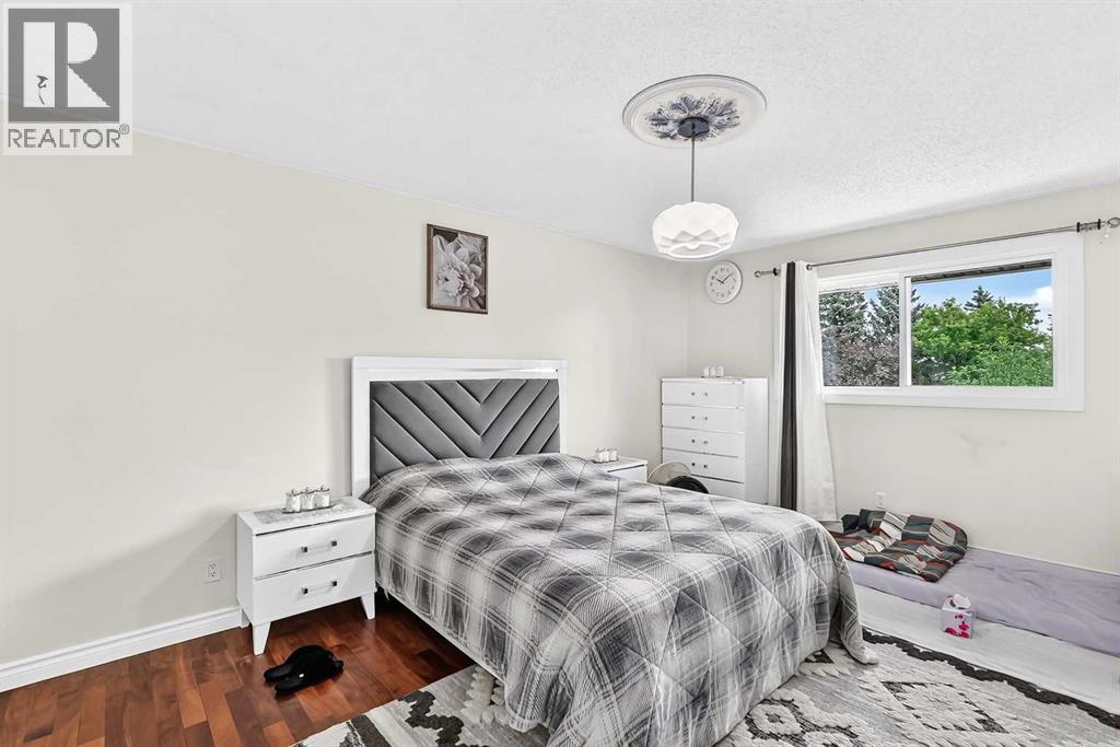 55 Pineland Close NE - 18