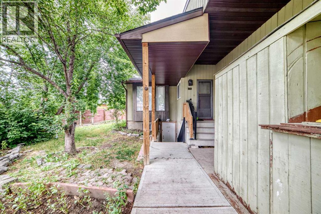 55 Pineland Close NE - 39