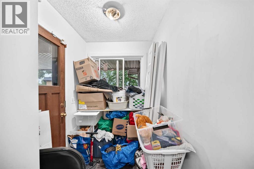 55 Pineland Close NE - 17