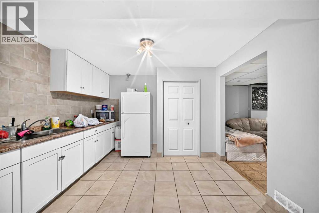 55 Pineland Close NE - 31