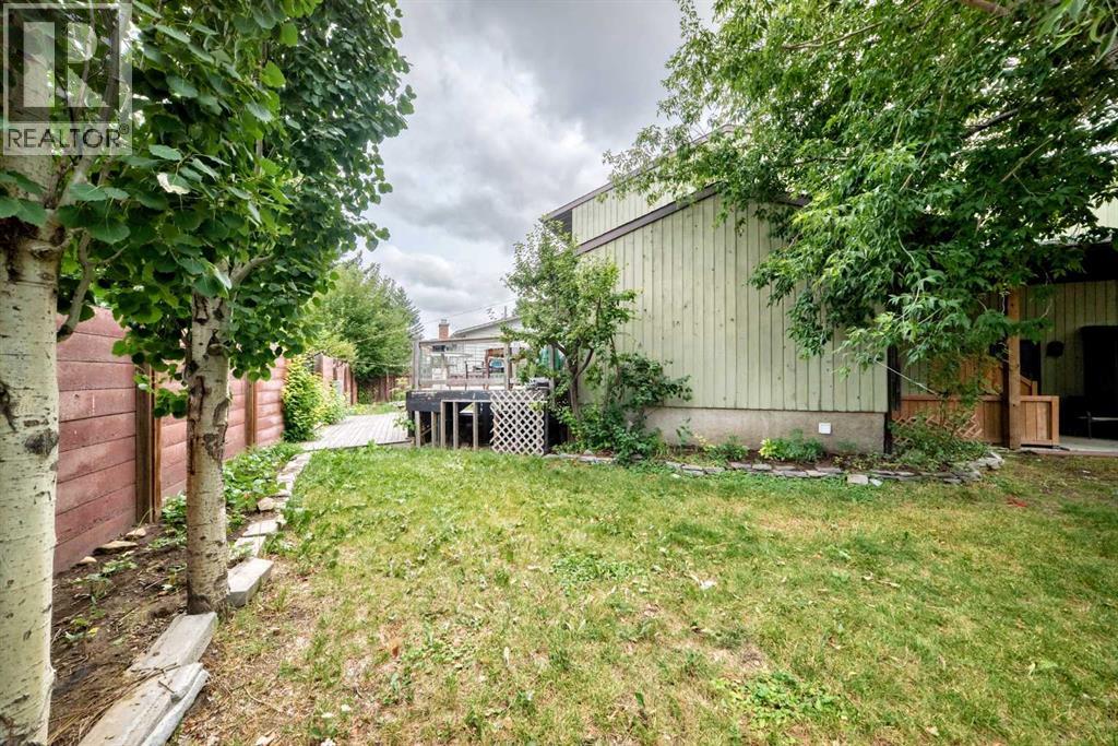 55 Pineland Close NE - 40