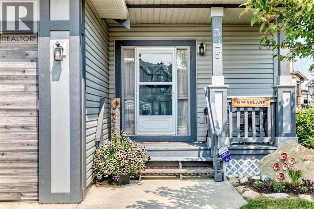 325 Luxstone Green SW - 2