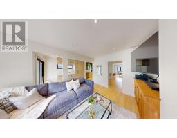 25 Oswald Crescent, Toronto, ON M4S2H5 Photo 14
