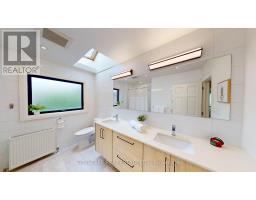 25 Oswald Crescent, Toronto, ON M4S2H5 Photo 24