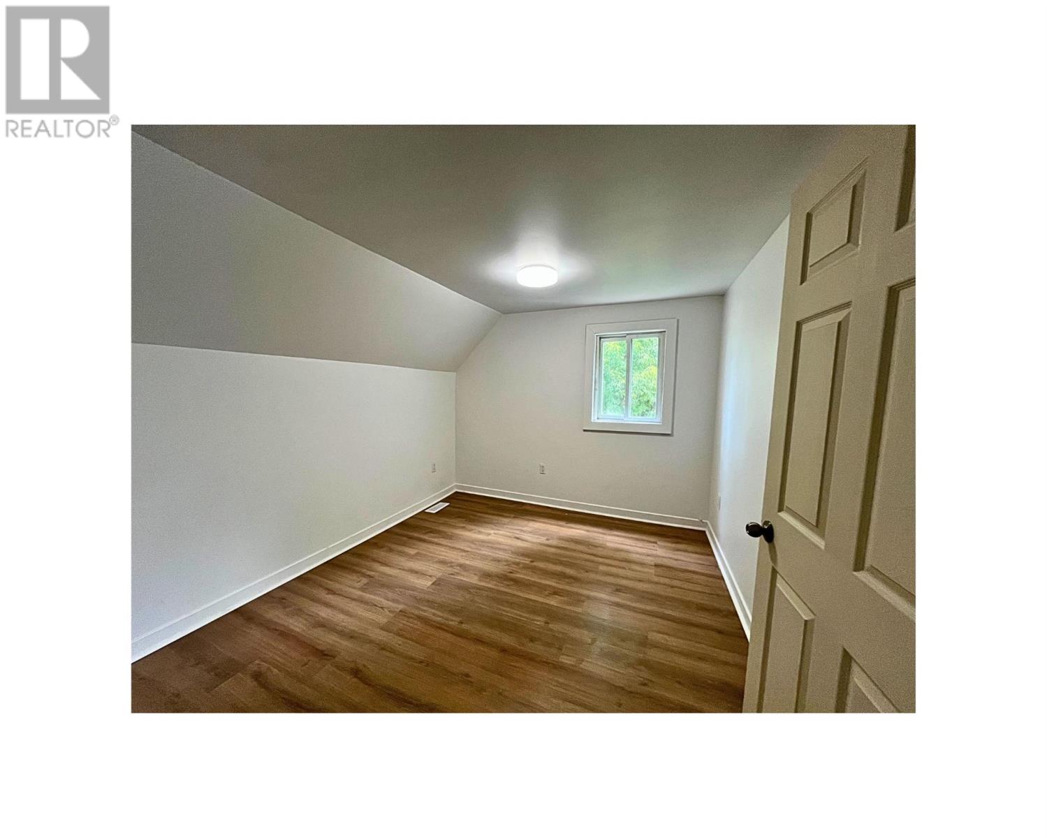 258 St. James ST - 11