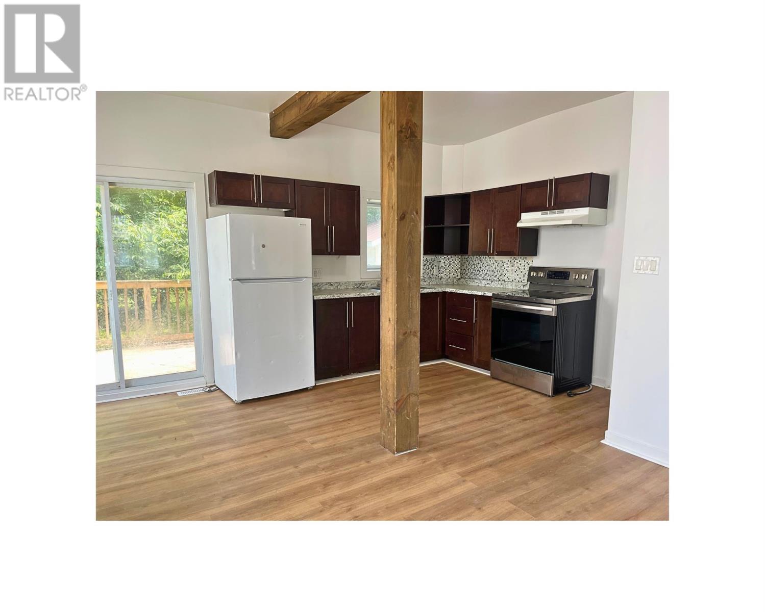 258 St. James ST - 6