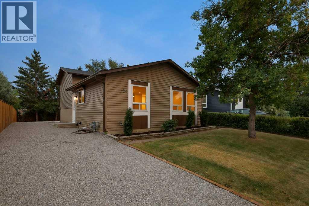 20 Bernard Way NW, Beddington Heights, Calgary photo 5