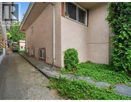 8247 10th Avenue, Burnaby, BC V3N2S6 Photo 23