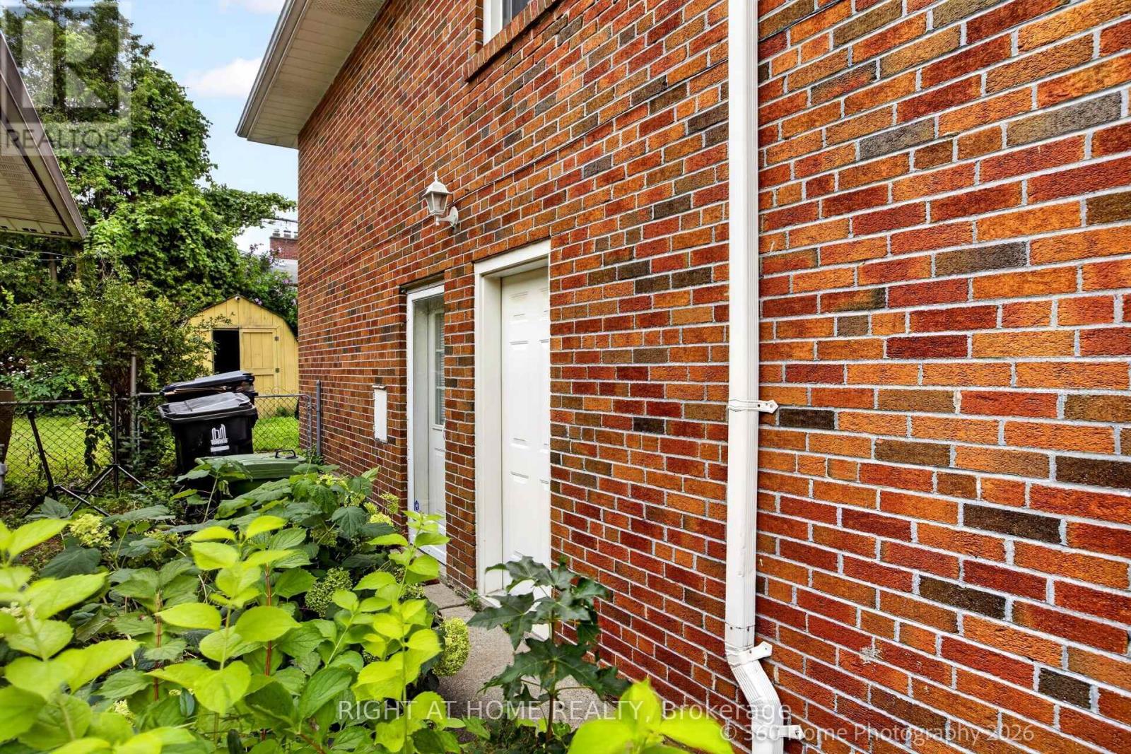 100 PERIVALE CRESCENT - 33