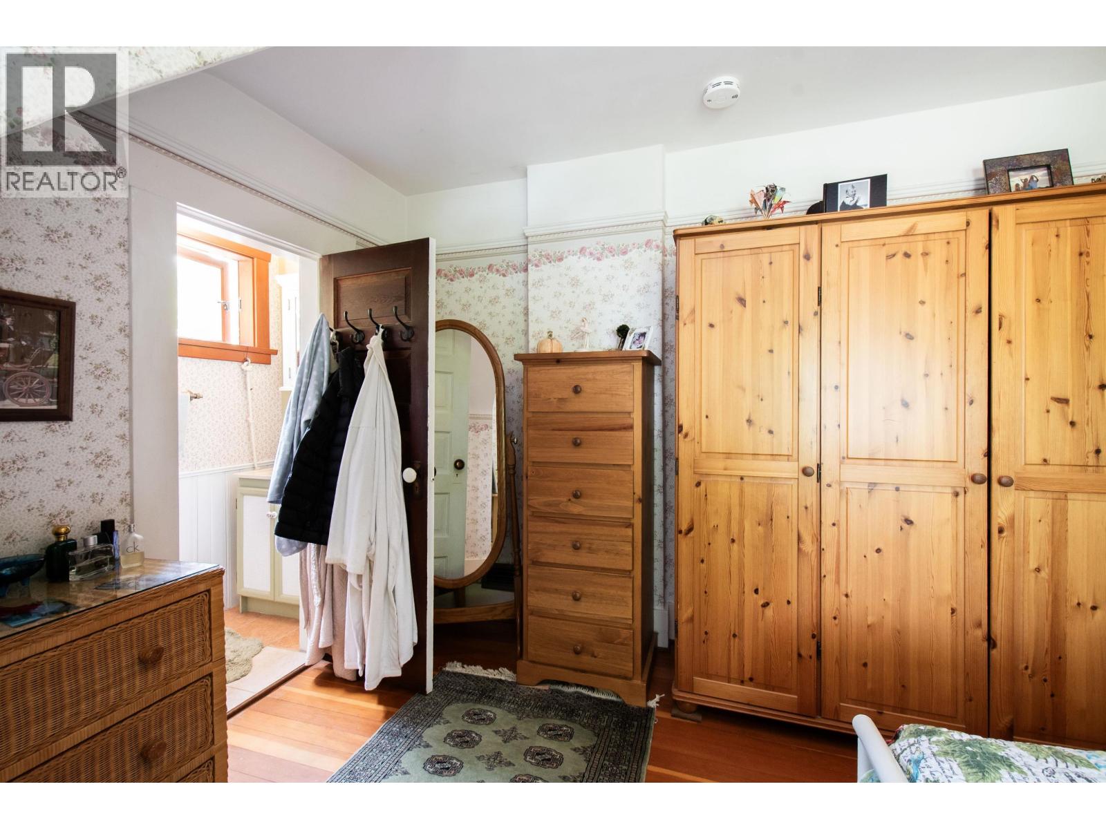 1560 MACGOWAN AVENUE, North Vancouver