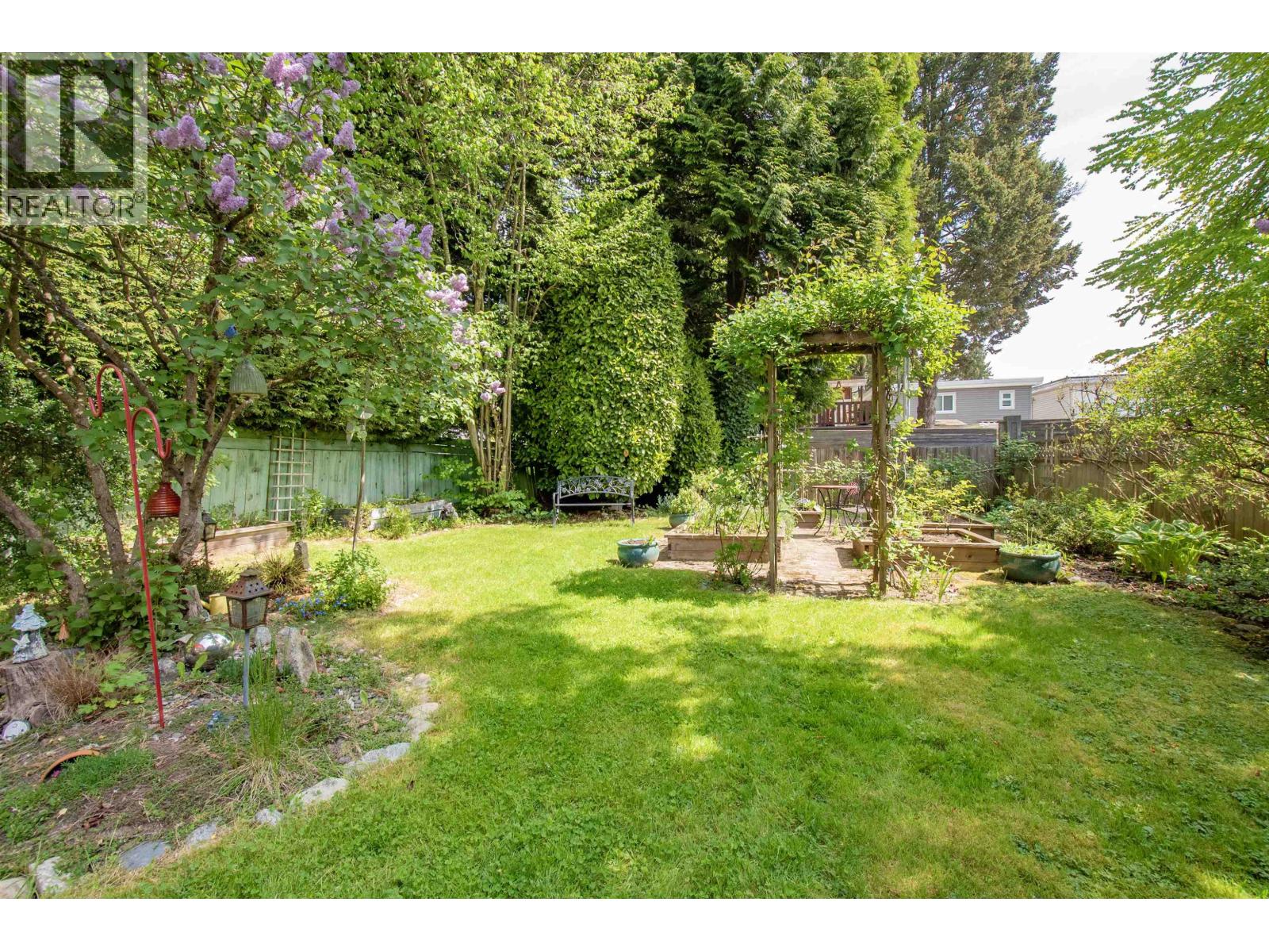1560 MACGOWAN AVENUE, North Vancouver