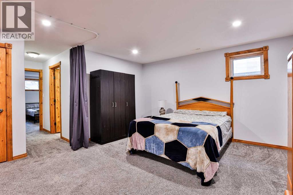 128 Cougar Road N - 19