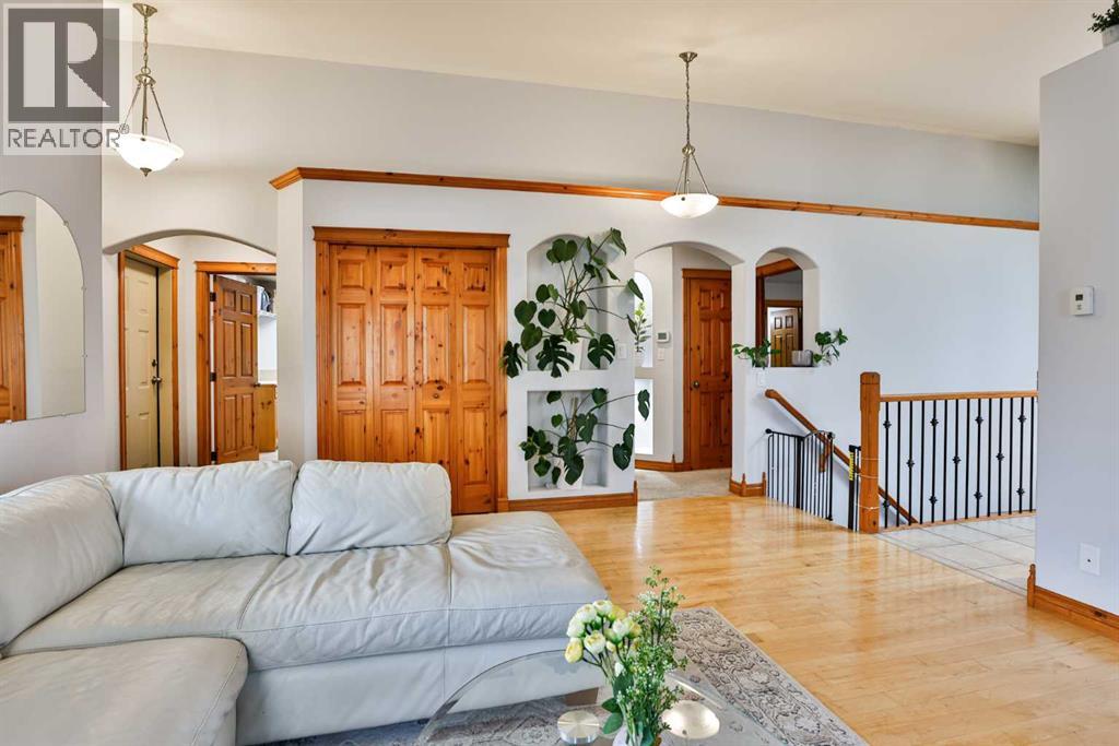 128 Cougar Road N - 4