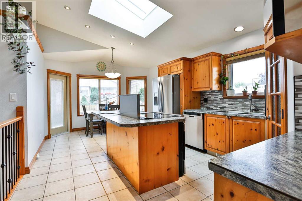 128 Cougar Road N - 6