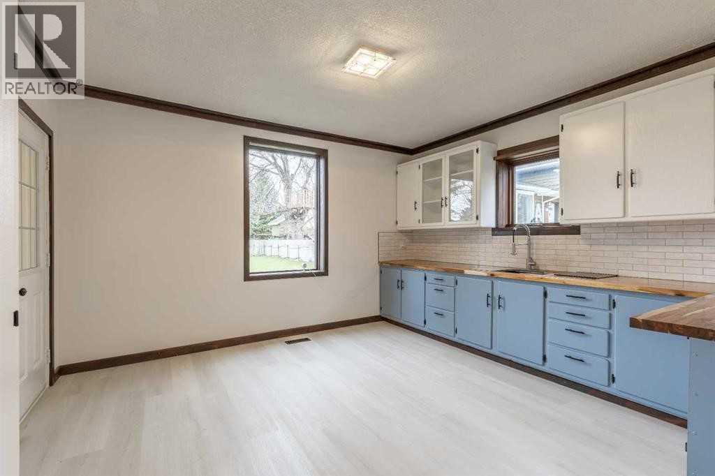 120 N 1 Street West - Photo 11
