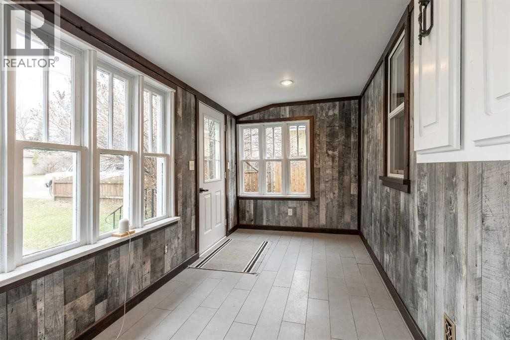 120 N 1 Street West