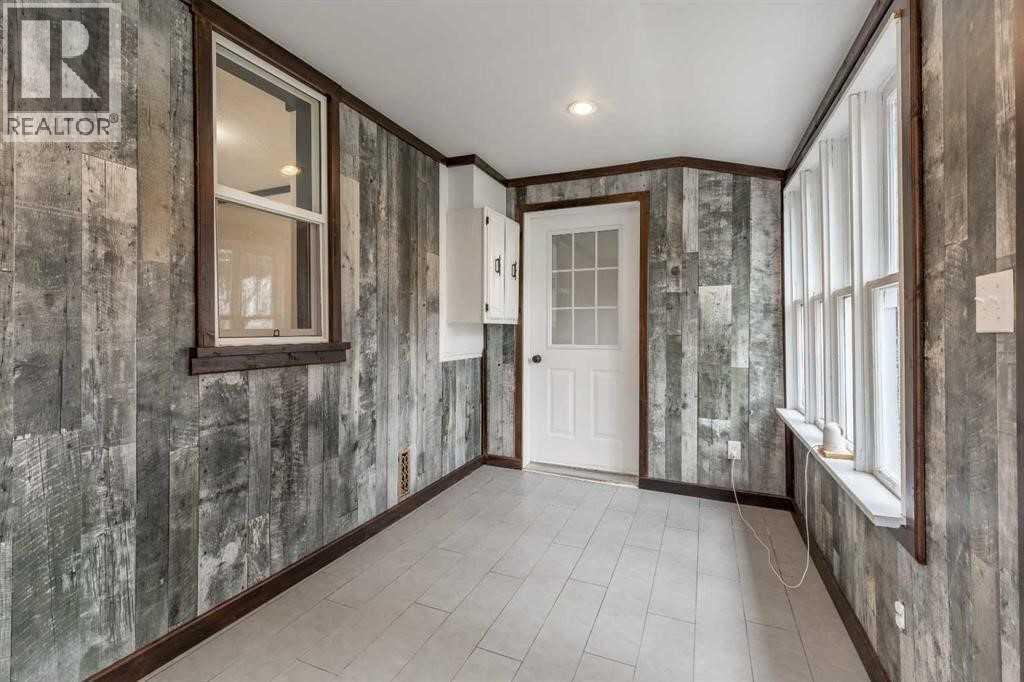 120 N 1 Street West