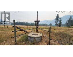 5905 Edwards Road, Grand Forks, BC V0H1H9 Photo 10