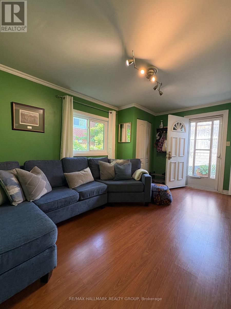 53 LOUISA STREET - 14