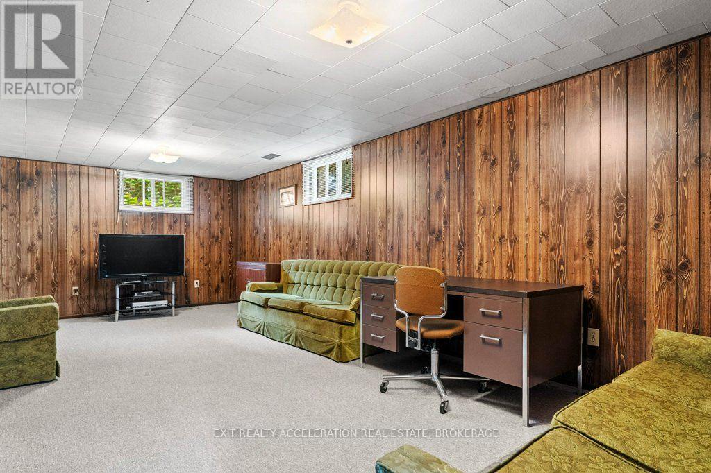 409 DUNDAS STREET W - 20