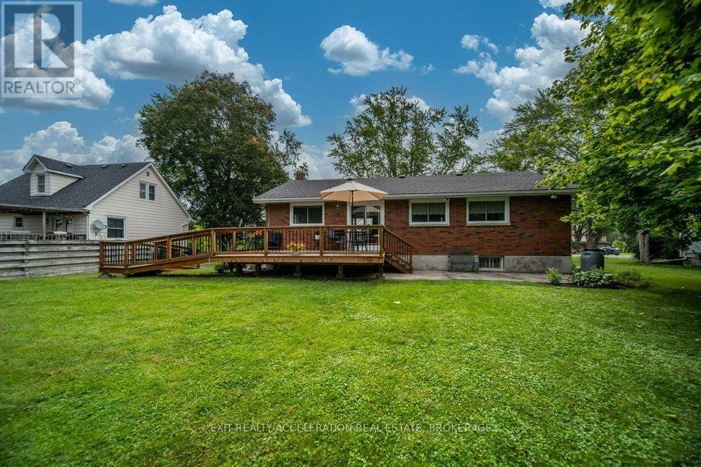409 DUNDAS STREET W - 29