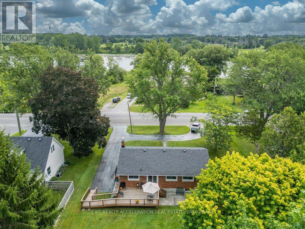 409 DUNDAS STREET W - 42