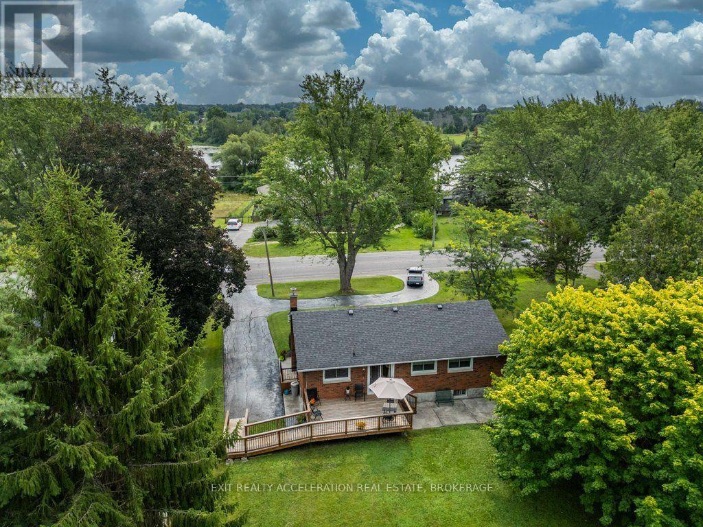 409 DUNDAS STREET W - 43