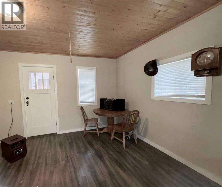 5140 48 Street - 7